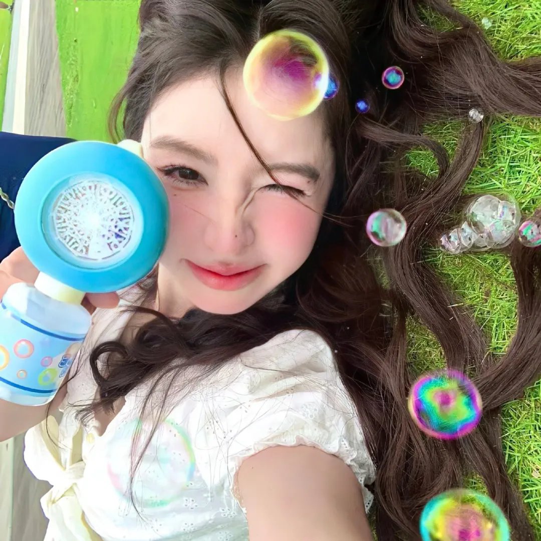 《奈奈与薫的日记》海报